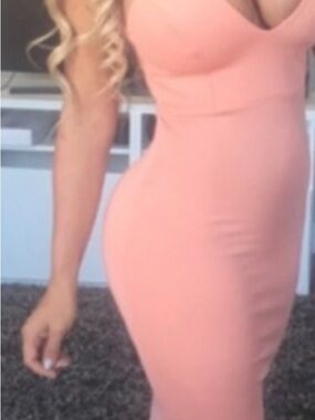 chic Coral Pink Midi Bodycon Dress with V-Neck